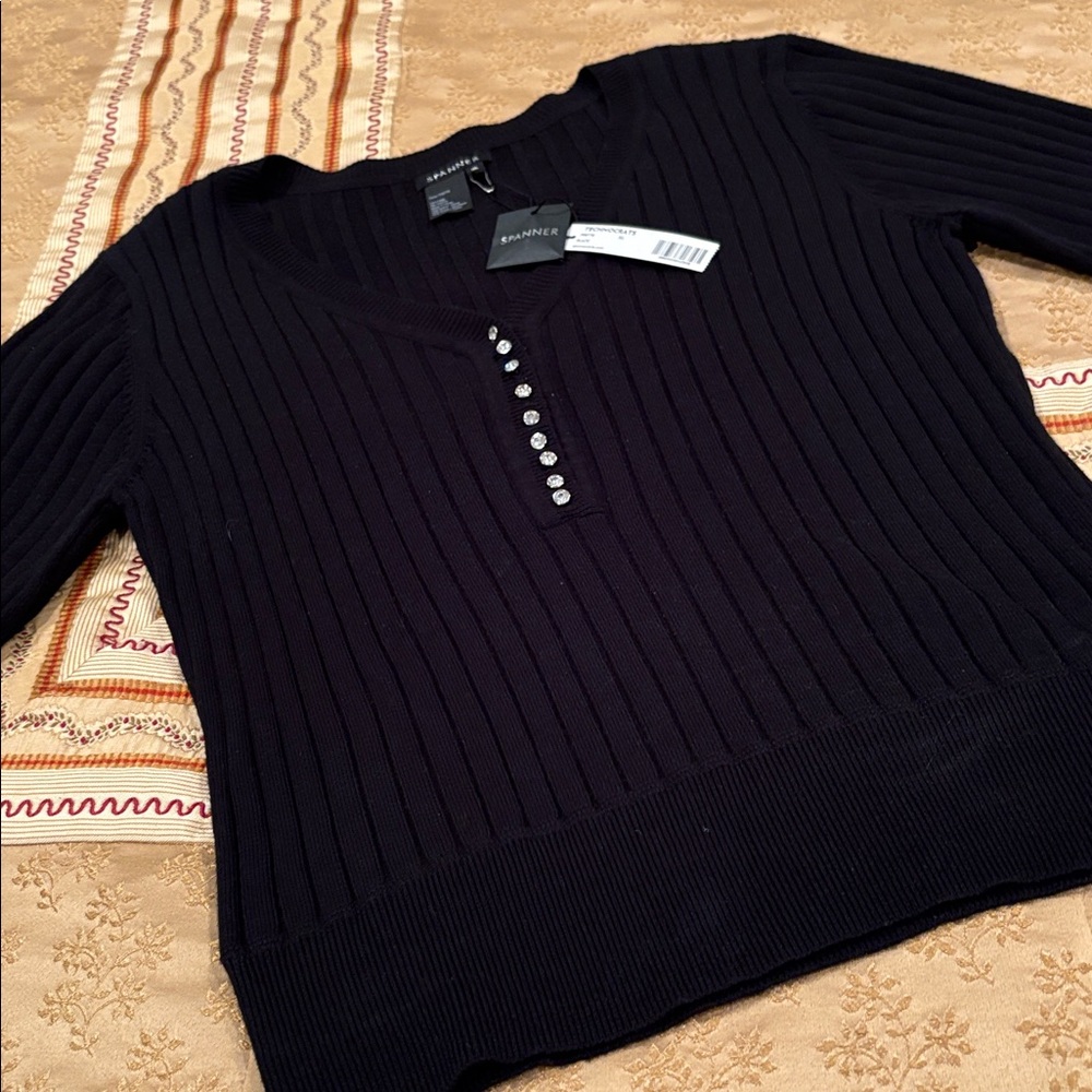 NWT SPANNER Black V-Neck Sweater with RhinestoneButton Accents, BEAUTIFUL! XL